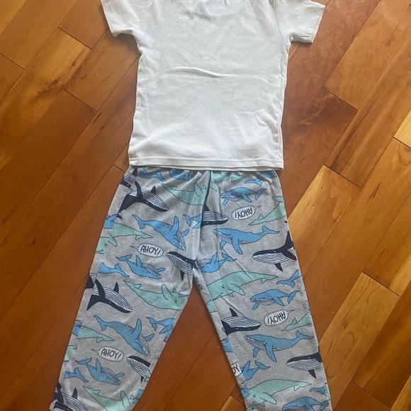 Carter’s Pj set 4T free WAB - Picture 8 of 9